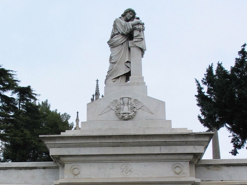 Statue